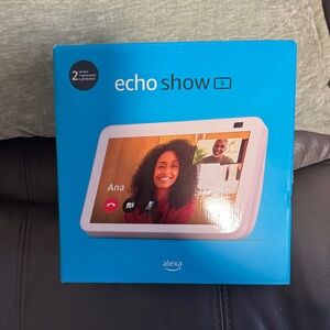 Echo Show 8 - Blue Box with White Device